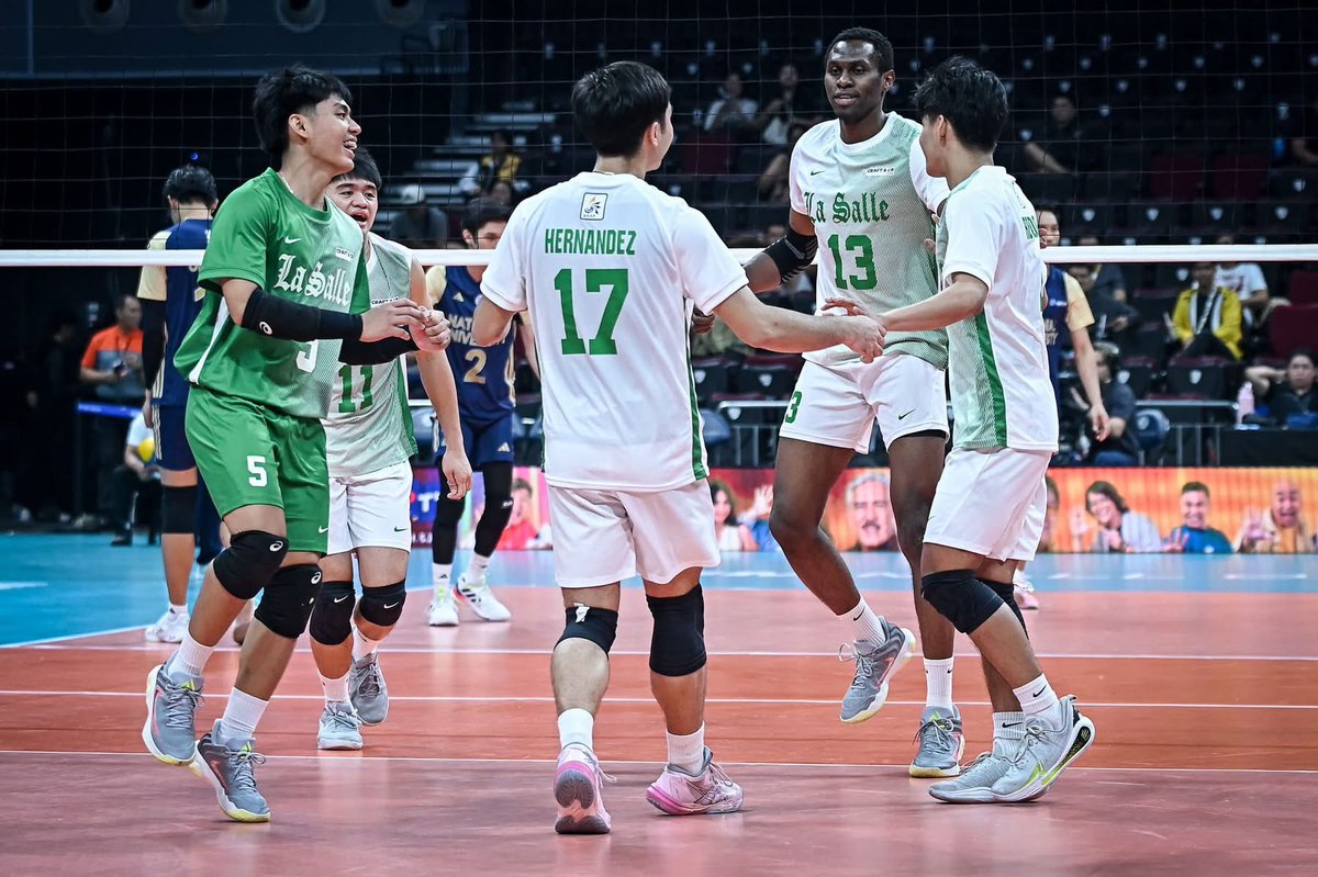 volleytiger's tweet photo. GREEN SPIKERS HAVE DONE IT AGAIN! 💚

DLSU outlasts defending champs NU in a thrilling 5-set battle (16-25, 26-24, 20-25, 26-24, 17-15).

A repeat of their Round 1 win as the Green Spikers take down the Bulldogs once more, finishing the season at 6-8.

Congrats! 🏹 #UAAPSeason88 https://t.co/L7EsH4VCOt