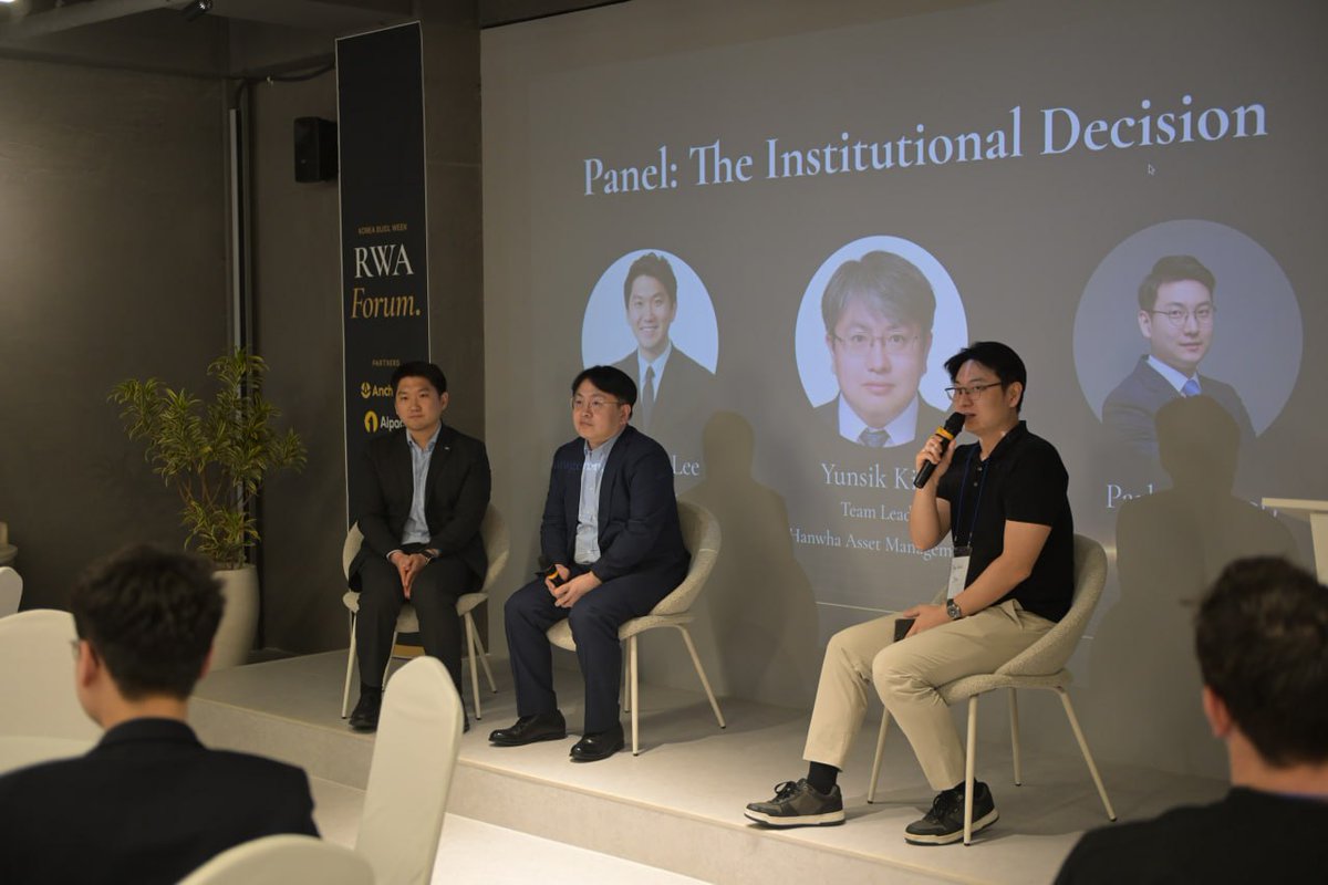 JET_ASIA_'s tweet photo. On April 16 in Seou, at the RWA Forum hosted by @AlpacaHQ, @AnchoredFi, and @BlueOceanATS at @FutureHouseKR, Taewoo Park, JET Korea Lead, moderated a panel on how financial institutions are preparing for onchain finance, joined by Hanwha Asset Management and Mirae Asset Global Investments.