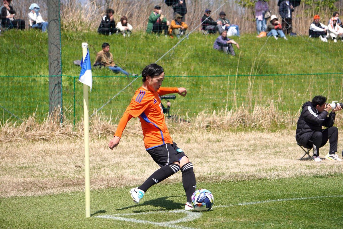 EG_kkan_kse's tweet photo. #星雄次 選手は右膝前十字靭帯損傷を負って以来、約9カ月ぶりの対外試合。「怖さもなくなった」と、クロスに対してゴール前に飛び込んだり、タックルでカウンターを止める場面も。約30分の出場でしたが、「問題なくできたことが一番よかった」と微笑みました。
（エルゴラ新潟担当:野本桂子）#albirex https://t.co/1eb5c6lWmG