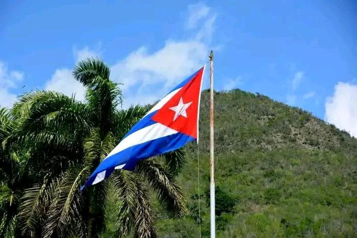 🇨🇺 #SanctiSpíritusEnMarcha en este #GirónVictorioso porque #GirónEsHoy

#MiFirmaPorLaPatria 🇨🇺
<a href="/DeivyPrezMartn1/">Deivy Pérez Martín</a>