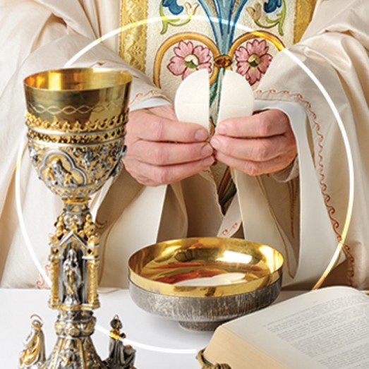 padrehayen's tweet photo. "Quédate con nosotros, Señor, porque ya es tarde y el día declina". Jesús se pone a la mesa, toma el pan, lo bendice, lo parte y se lo da. Entonces se les abrieron los ojos y lo reconocieron. La Misa no es cualquier cosa. Es Jesús quien nos prepara la mesa de su Sacrificio. https://t.co/kl2r0vMS7W