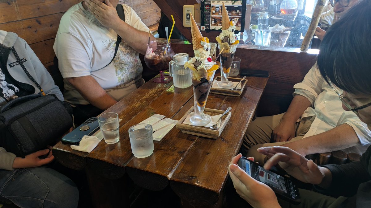 OB来たww
デカくてみんな笑ってるwww