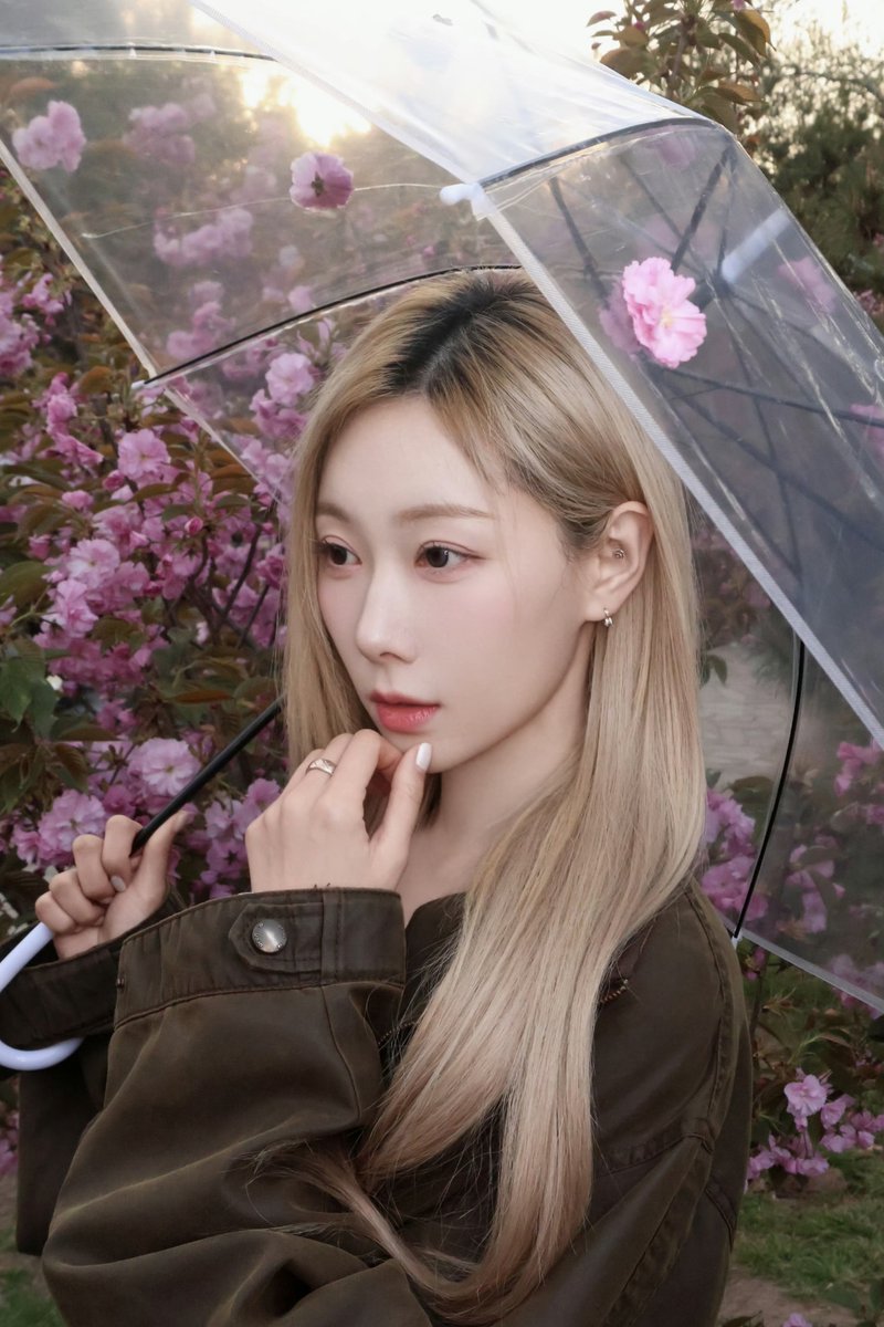 handong_cfans's tweet photo. [260419] #Handong Weibo (1/2)

Wow, it's flowers! 🌸

哇是花花🌸

#Dreamcatcher #드림캐쳐 #한동 #韩东 #韓東 #叮咚随机放送 https://t.co/7WyBK3QCxu
