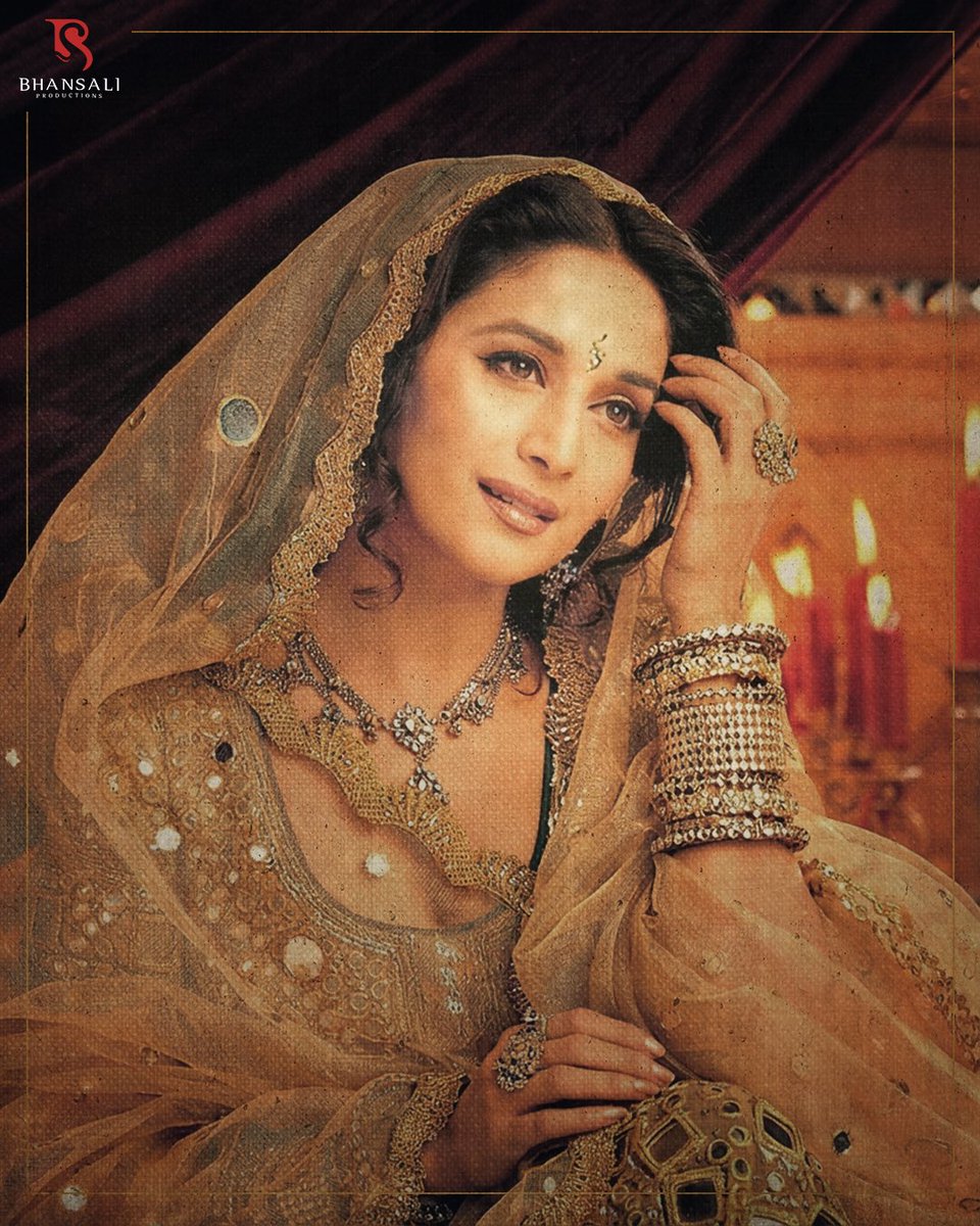 bhansali_produc's tweet image. Adaayein mehfil ki thi, par dil sirf ek ke naam…
Chandramukhi, ishq ki sabse khoobsurat kahani ✨

#SanjayLeelaBhansali #Chandramukhi #Lookbook
#Devdas @MadhuriDixit 

[ Bhansali Productions, Bollywood Movies, Lookbook, Hindi Cinema, Madhuri Dixit ]