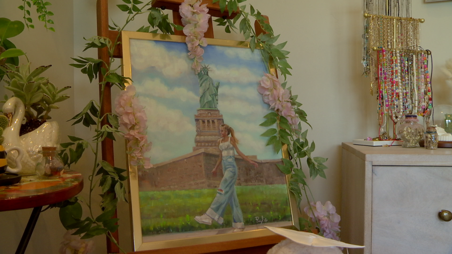 UtahLiveData's tweet image. Painting a path for Rylie: 19-year-old with terminal cancer celebrates life one brush stroke at a ti

abc4.com/news/wasatch-f…

#UTLD
#UTAH
#JDATA