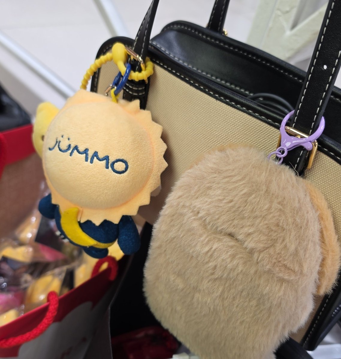 Nora Normally tweet media