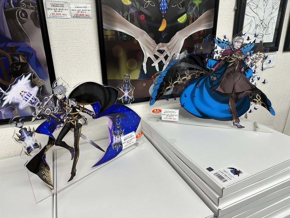 まずは今回の目玉「超BIGアクリルポップ」です。この展示会用に本庄 