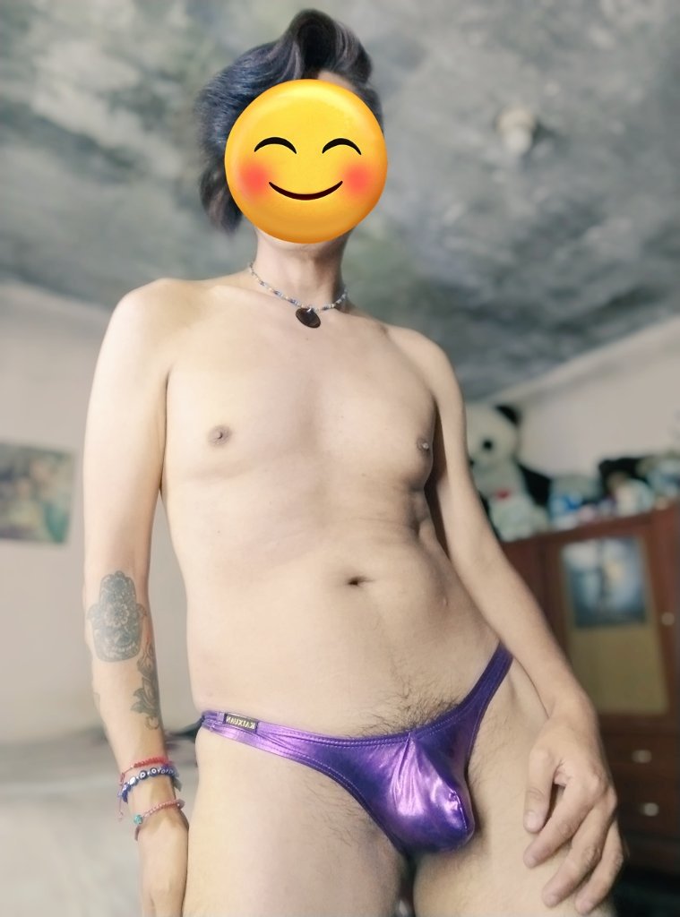 kike_eltio's tweet photo. En emoji por qué uno es discreto jajaja #Bultito #gay #sex https://t.co/ILXpQvnuaF