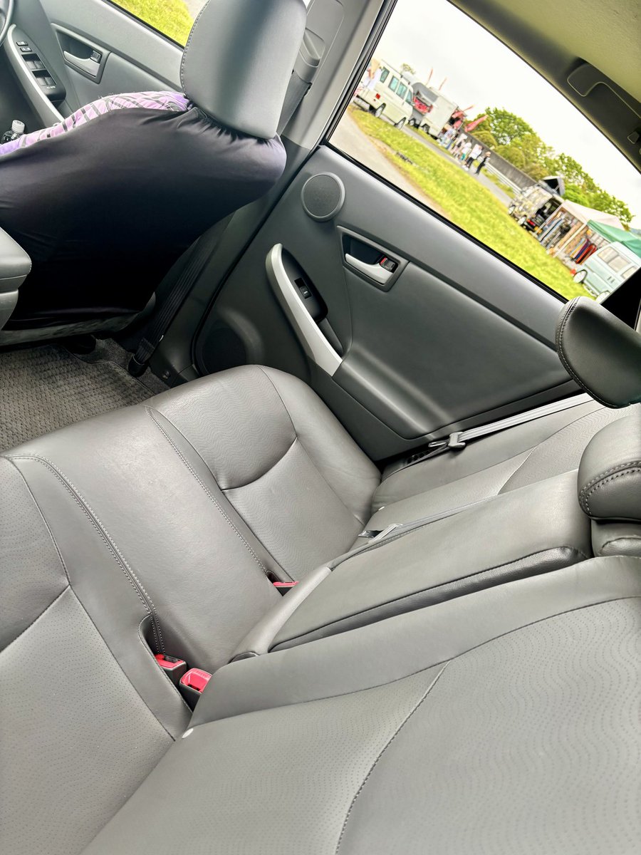 minzo117's tweet photo. 内装は運転してる時
目に入る、触れるとこだから
地味だけどテンション上がります🇺🇸 https://t.co/Dpb27LznbR
