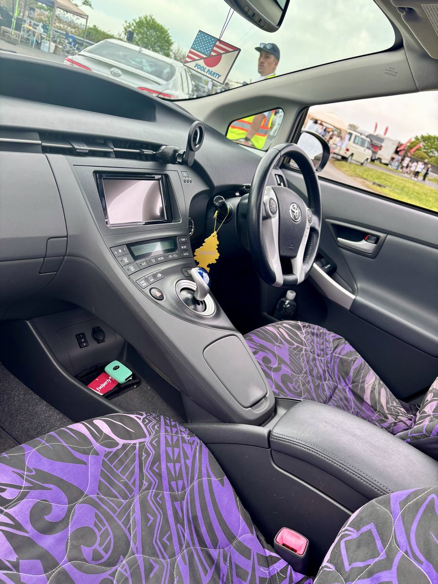 minzo117's tweet photo. 内装は運転してる時
目に入る、触れるとこだから
地味だけどテンション上がります🇺🇸 https://t.co/Dpb27LznbR