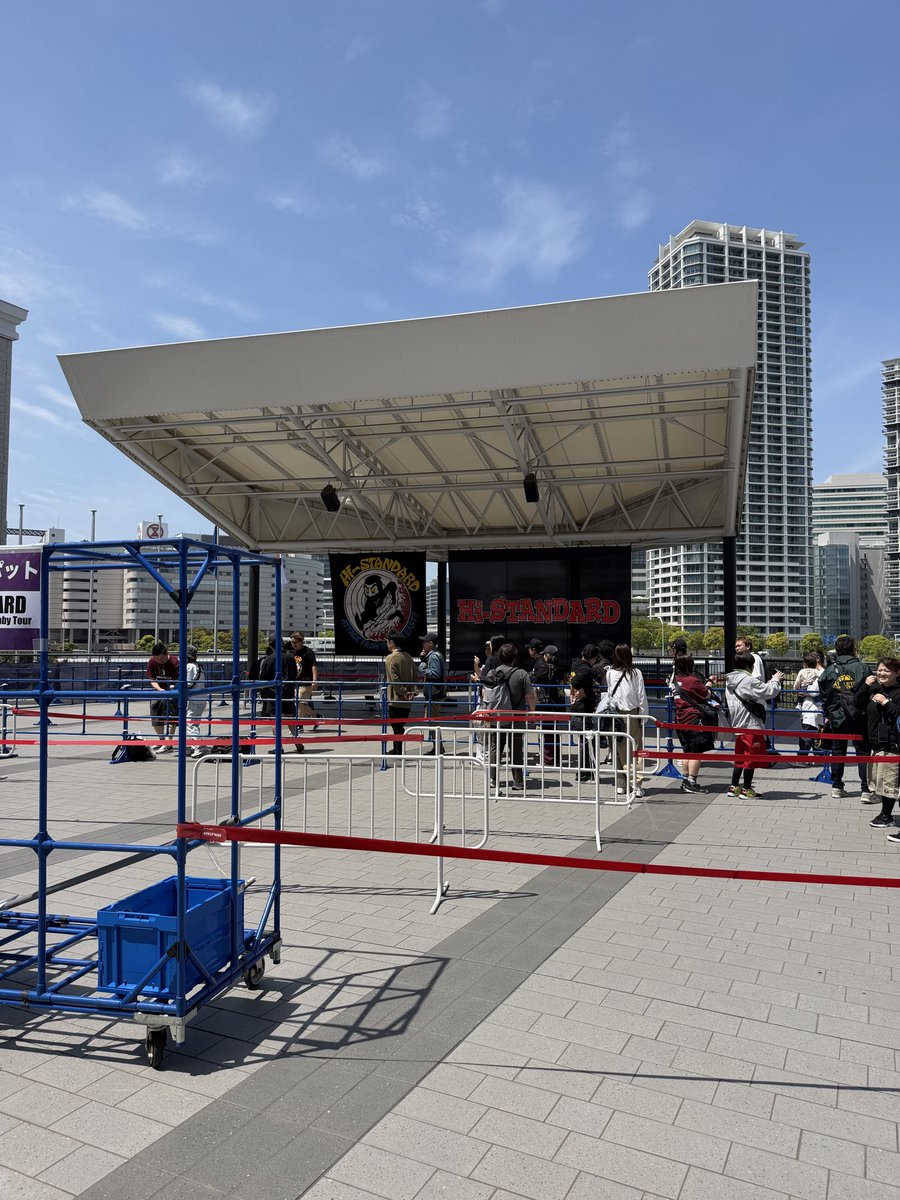 Papa310shit's tweet photo. 今日は待ちに待ったハイスタ！
実はこれが今年初ライブ！
楽しみ！ https://t.co/ZIkVccWSN3