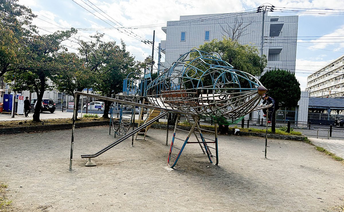 koentanbo's tweet image. 弁天公園 | 公園探訪PREMIUM
koentanbo.com/gyotokubenten/

翼を広げたその姿は、空へ向かう意志を静かに湛え、訪れる者の想像をゆるやかに持ち上げる。

#公園 #park #行徳 #弁天公園