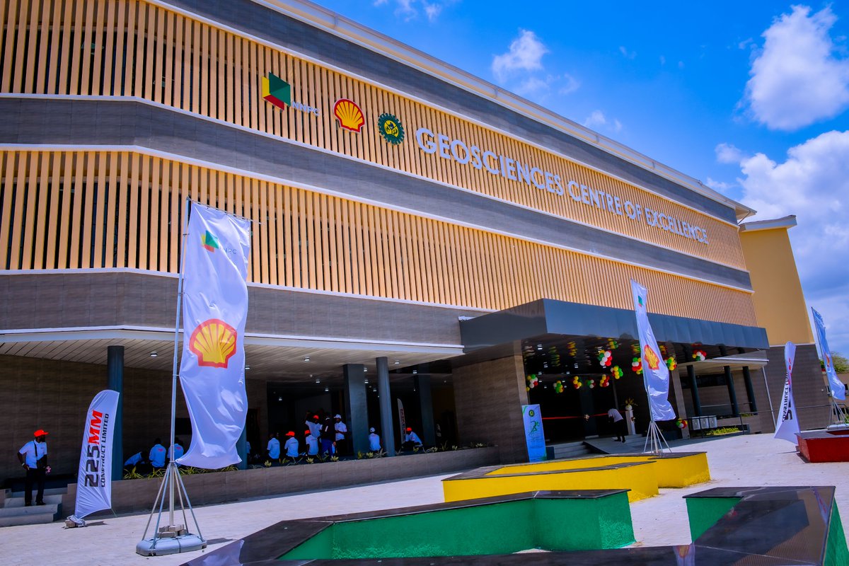 nnpclimited's tweet photo. PHOTO NEWS: NNPC, SNEPCo, NCDMB Donate Geosciences Centre to UNILAG

NNPC Limited, in partnership with Shell Nigeria Exploration and Production Company Limited (SNEPCo), the Nigerian Content Development and Monitoring Board (NCDMB), and the University of Lagos (UNILAG), commissioned and donated the newly built UNILAG Geosciences Centre of Excellence to the University on Friday.

Purposely built to strengthen geosciences education and research in Nigeria, the Centre was inaugurated by the Chief Upstream Investment Officer of NNPC Upstream Investment Management Services Ltd. (NUIMS), Olanrewaju Igandan, alongside the Managing Director of SNEPCo, Ronald Adams; Director of Capacity Building (NCDMB), Abayomi Bamidele; Lagos State Commissioner for Tertiary Education, Tolani Sule; and the Vice-Chancellor of UNILAG, Professor Folasade Ogunsola.

The Centre boasts of a 250-seat auditorium, geoscience and instrumentation laboratories, a rock preparation workshop, hydrogeology, mineralogy, environmental geology, sedimentary and palaeoenvironmental sciences laboratories, a seismic interpretation room, a modern library, a digital museum, and collaborative spaces for students and researchers. It is also supported by a 600 kVA transformer, a 40 kVA solar power facility, and a field investigation coaster bus.

By connecting academia, industry, and government under one roof, the Centre provides Nigerian students and researchers with hands-on access to modern energy tools, reduces the oil and gas industry's reliance on international markets for testing and training, and builds the in-country expertise Nigeria's energy sector needs.

NNPC Limited remains committed to driving capacity building, supporting national development, and working with partners to secure a stronger energy future for Nigeria.

#EnergyForToday 
#EnergyForTomorrow