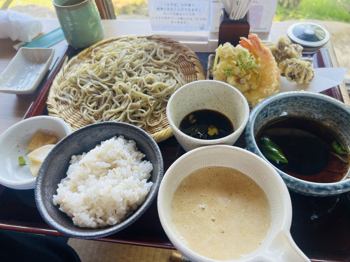 ガナリア tweet media