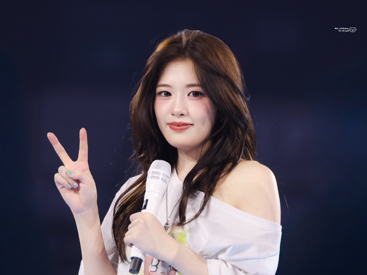 260321 DIVE into IVE 안유진 (10)

#안유진 #아이브 #IVE #ANYUJIN