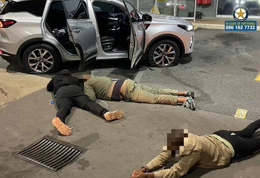 _ArriveAlive's tweet image. High-speed chase leads to arrest of vehicle theft syndicate, Durban

arrr.co.za/d6B9I

#ArriveAlive #Crime @marshall_sec