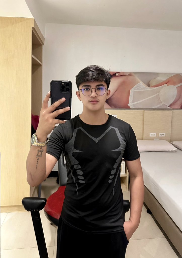 𝐉𝐨𝐰𝐞𝐧 𝐕𝐚𝐥𝐞𝐧𝐜𝐢𝐚  tweet media