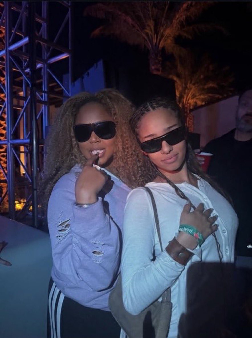 bunnyboo °✩୨ৎ tweet media