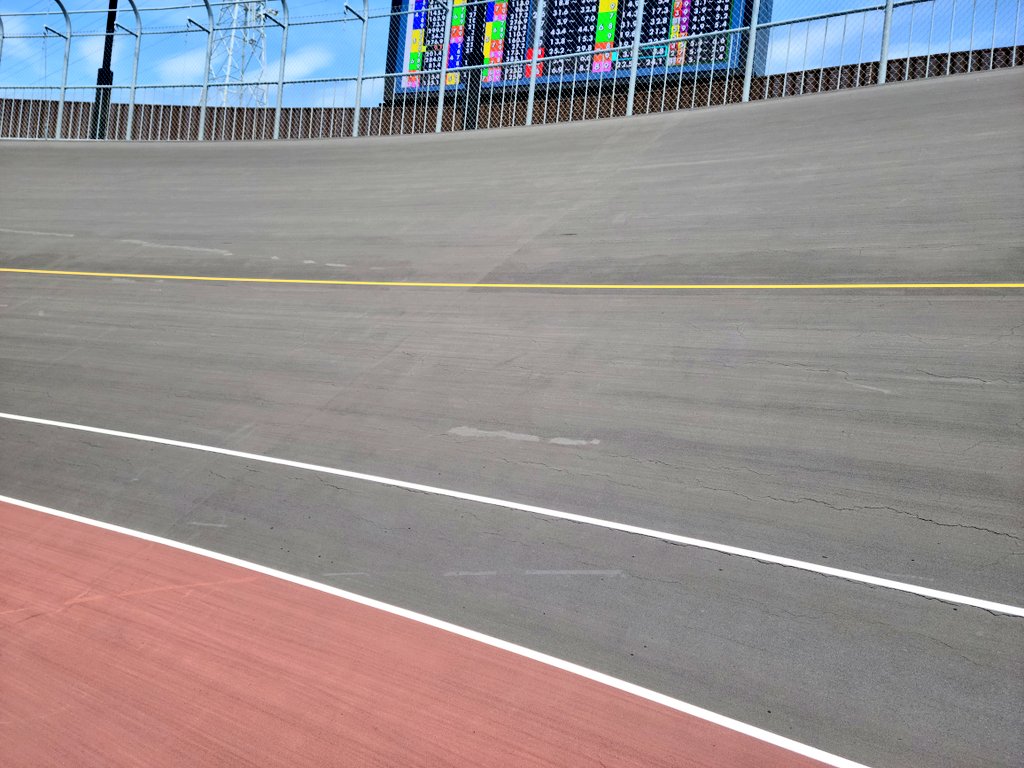 エレン・オリヴァー tweet media