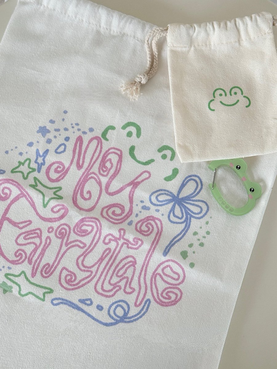 ˚౨ৎ˚flom₊𓂃☆·₊ tweet media