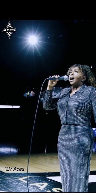 LiciousCoffee's tweet image. It’s #Saturday &amp;amp; the #Tradition continues until FOREVER

💜❤️🤍We started the day Giving Her💐
We’ll end Our #AnitaBaker Saturday
with Flowers🌷

A Muse +🌳+Nature+Inspiration+Imagination=💝

😘My🌳interpretations For #AnitaBakerSaturdays 👸🏽🙌🏾