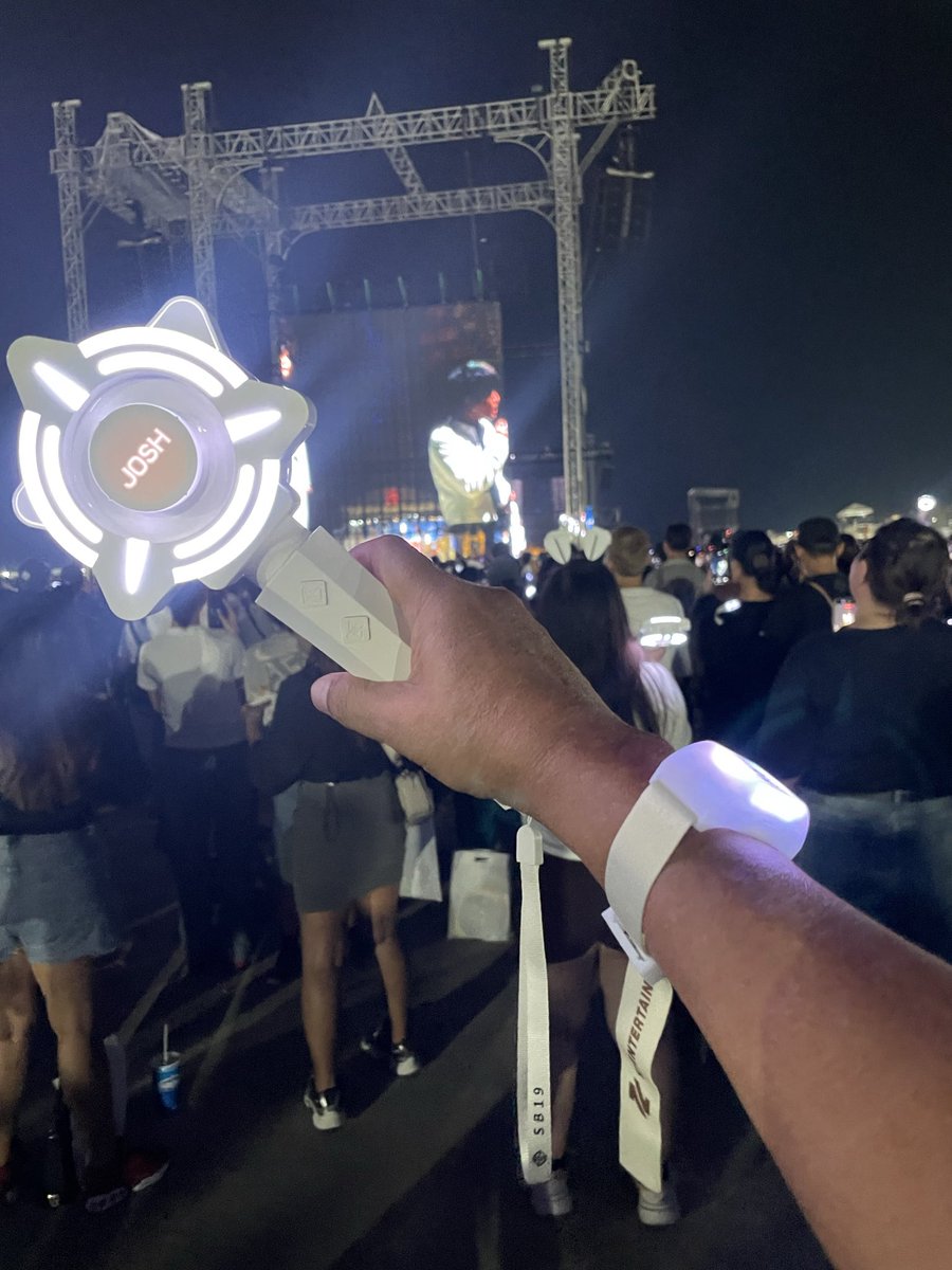 rommeltz4's tweet photo. About last was amazing. From Texas to SMDC is worth the trip. Absolutely  spectacular concert . Top notch and superb production . And of course the boys are Perfect ! 

SB19 TrilogyConcert Finale
@SB19Official #SB19 
#WakasAtSimula #SB19WaS
#WaSTheFinale https://t.co/bONMKrqVhp
