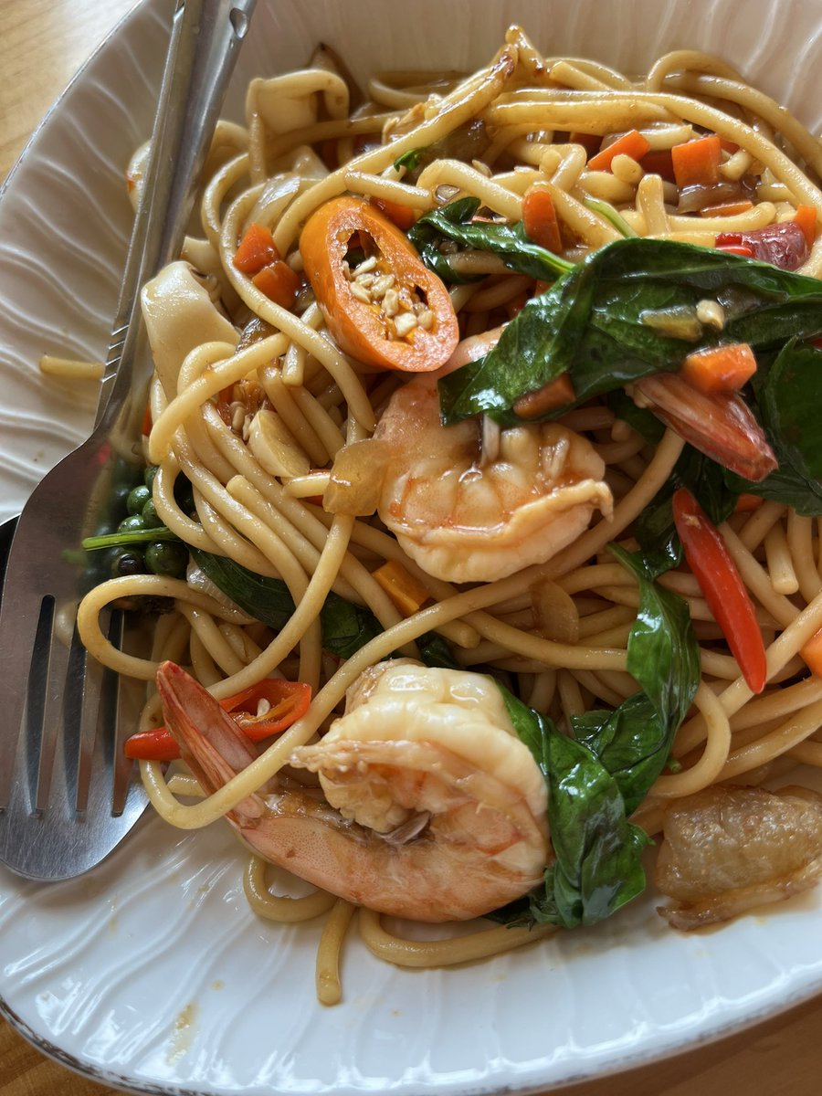 2TEE2TREND tweet media