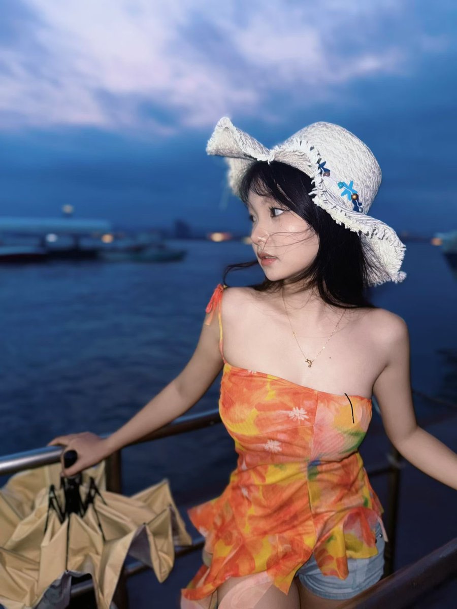 😕😕 tweet media