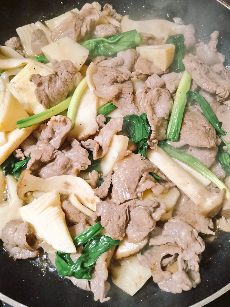 最後のたけのこは
生ラムと行者にんにくをあわせてマキシマム炒めでごちそうさまでした🙏
こっちのネマガリダケはもうちょっとかかりますね🐈‍⬛