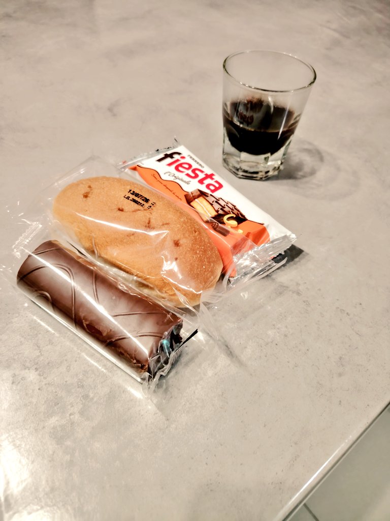 lupottoag's tweet image. Buongiorno e buona Domenica Raga 😘😘😘😘. Faccio una ricca colazione 🤣🤣🤣🤣, sempre con il mio #Coffee ☕☕☕☕. Passate una bella giornata primaverile. 😊😊😊😊😊☕☕☕☕☕🌞🌞🌞🌞🌞👋👋👋👋👋👋🌺🌺🪻🪻🌷🌷🌻🌻🌼🌼