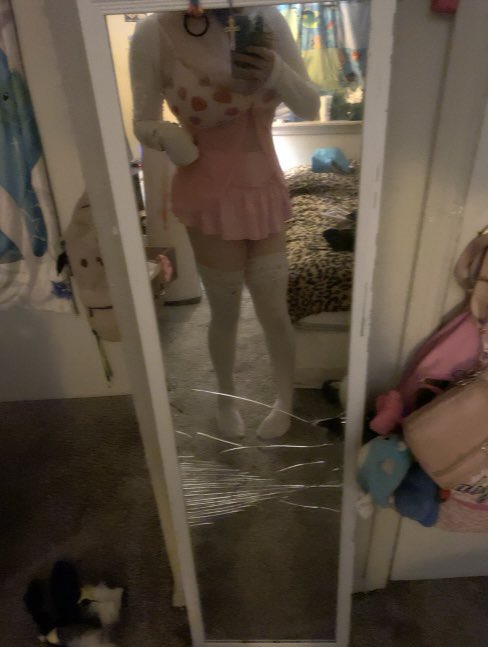 dumbmalewife's tweet image. Outfit check #cutecore #kawaii #egirl
