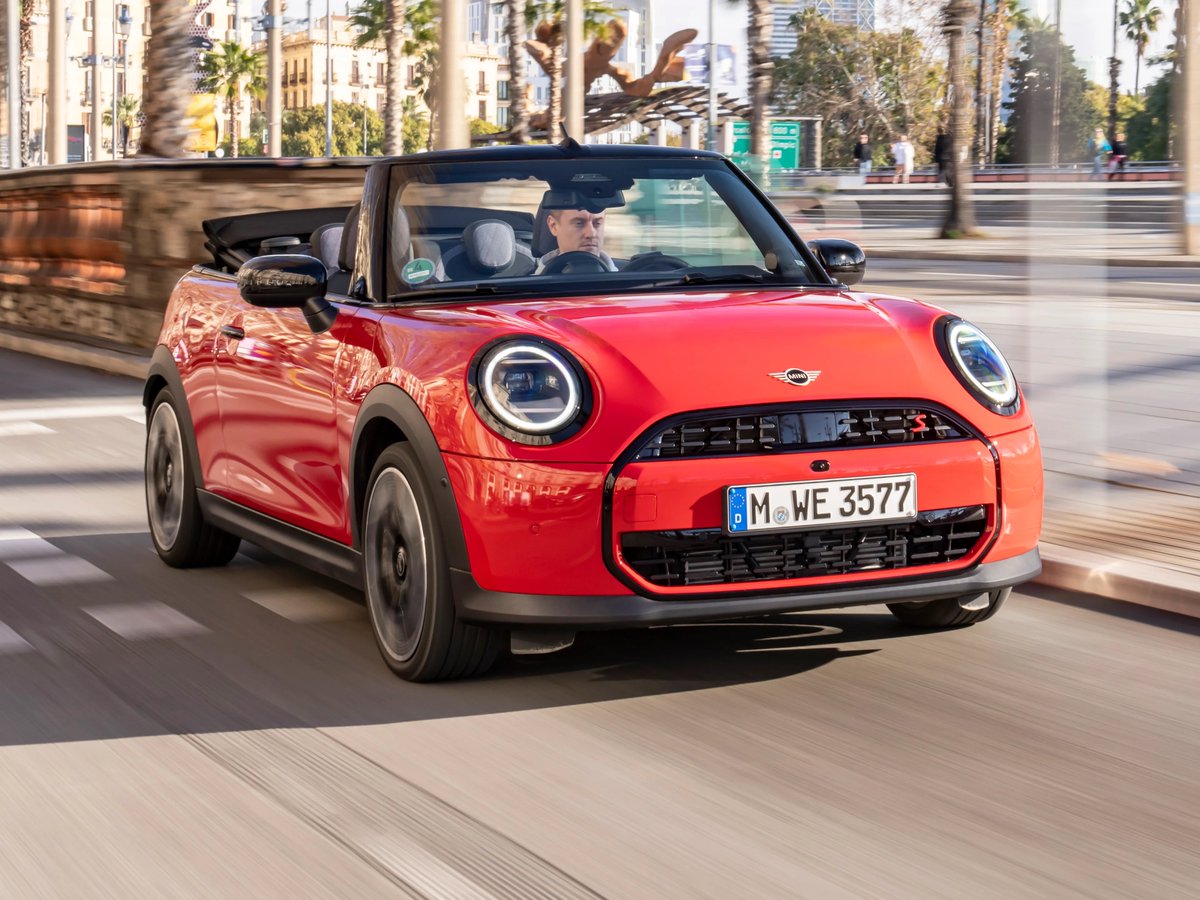 toro_march's tweet image. ミニかスカイライン欲しい

けど固定費かかりすぎるから車やめたけど
どこかでもう一度買う！

#スカイライン
#MINI