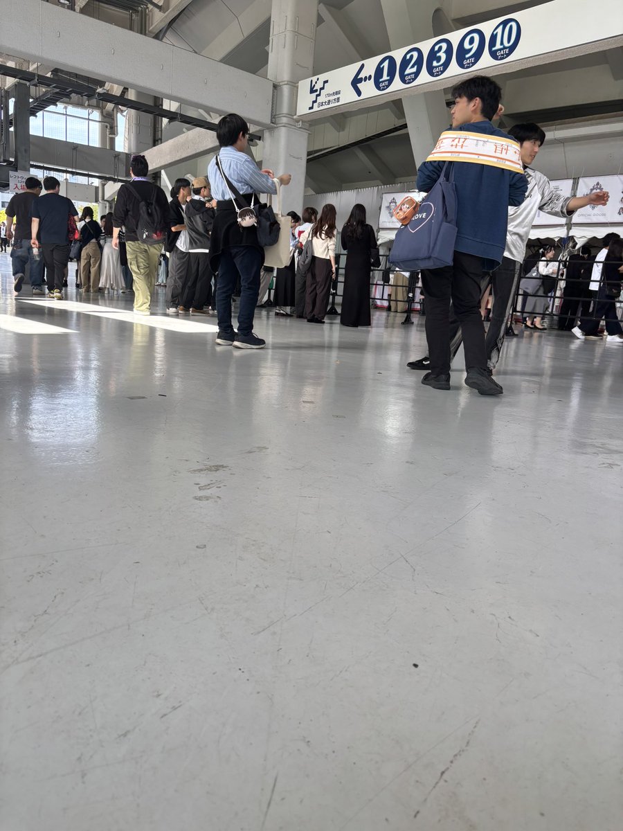 こーぺん tweet media