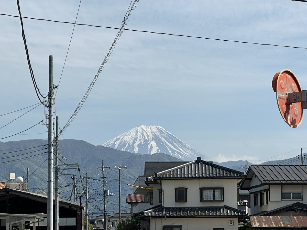 山梨勢とファンダーツ取れた❗️
普通に道歩いてるだけで富士山見えるの凄い‼️