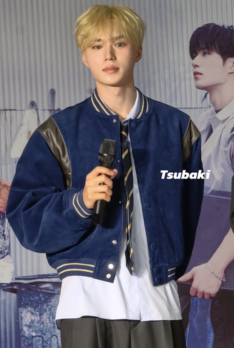 260419 chongqing pop up

#준서 #김준서 #JUNSEO 

these photos aren’t edited at all!! op is my friend and she told me he looked amazing like an angel in real life.. crazy 

cr(🔗):<a href="/Tsubaki_JS/">Tsubakii^^</a> xhslink.com/o/6qKqTZppLi7