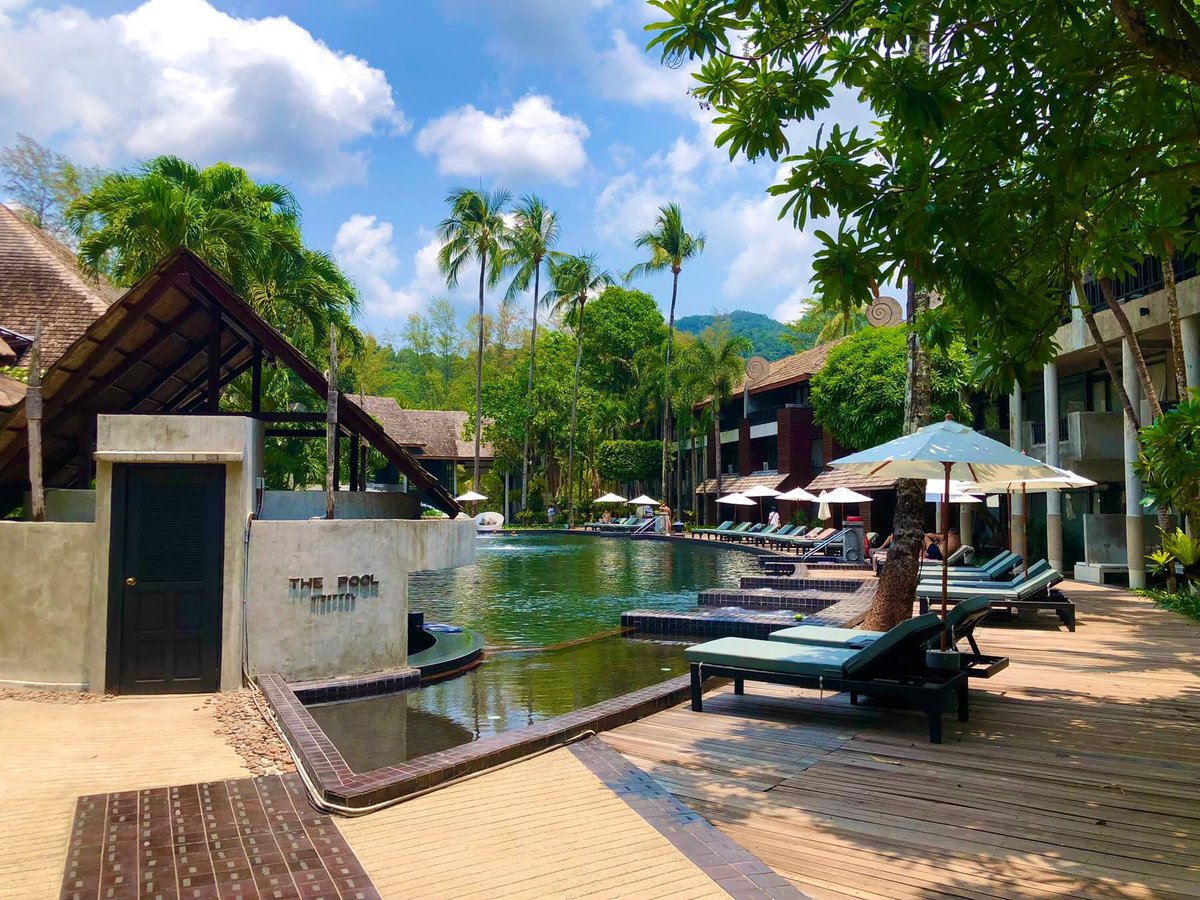 guidebkktour's tweet photo. I don’t have to work on my (Sun)Tan, I've got it (more than)enough! it's time for triple S=Sea, Sand &amp; Sun! 

Koh Chang here i come 😊 

#SSS #SeaSandSun #Beach #RoadTrip #KohChang #GuideBangkok https://t.co/vUkHRdl4Us