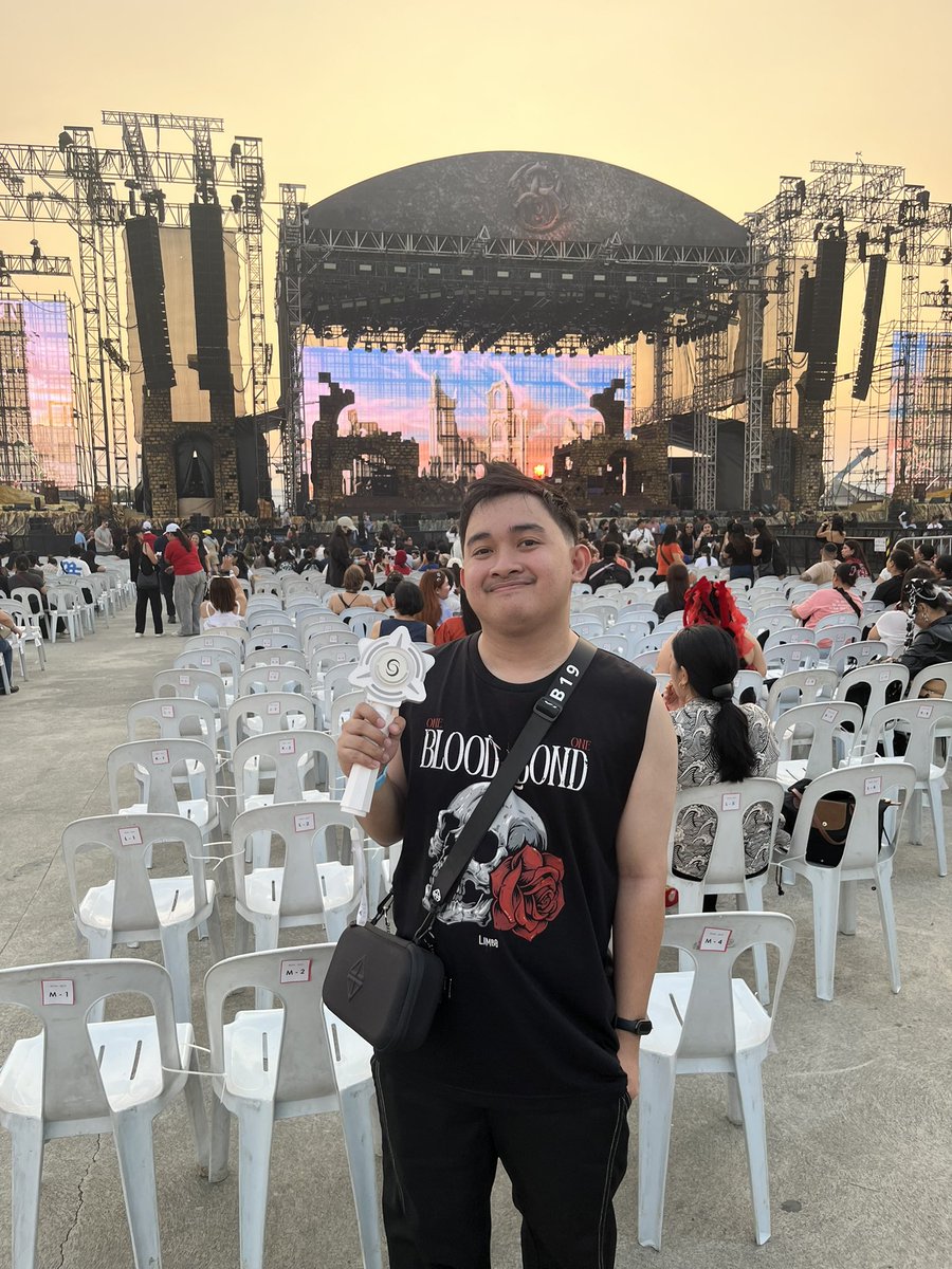 mestojr's tweet photo. I saw peace in them in times my mind was full of doubts especially last year when I took the CPALE.

The moment I passed, it reminded me of my old self 5-6 years ago that I was once there, hopeful just like SB19, that our dreams will come true.

#SB19 @SB19Official https://t.co/hDMSd27DlB
