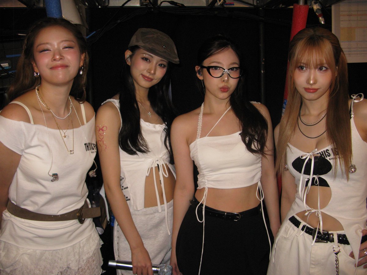 ؘlica vai ver o bts tweet media