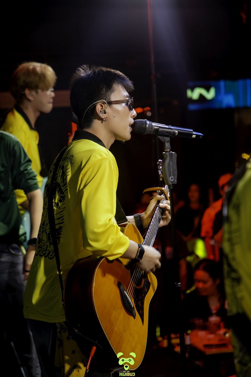 Nook_Official's tweet photo. 𝟏𝟖 𝐀𝐩𝐫𝐢𝐥 𝟐𝟎𝟐𝟔
CONCERT: NookPai Songkran On The Moon

ขอบคุณผู้จัดพี่หมีเขียวครับ ขอบคุณร้าน The Moon Ayutthaya ขอบคุณพี่ๆหน้าเวทีทุกคน ที่มาสนุกกับพวกเราส่งท้ายสงกรานต์ เต็มร้านเลย สุดยอดมากๆ มันส์มาก ขอบคุณกำลังใจจากทีมหน้าจอด้วยนะครับ ❤️❤️

#นุ๊กปาย
#นุ๊กธนดล #ป๊ายปายโอริโอ้
#NookThanadon
#NookThanadonOfficial