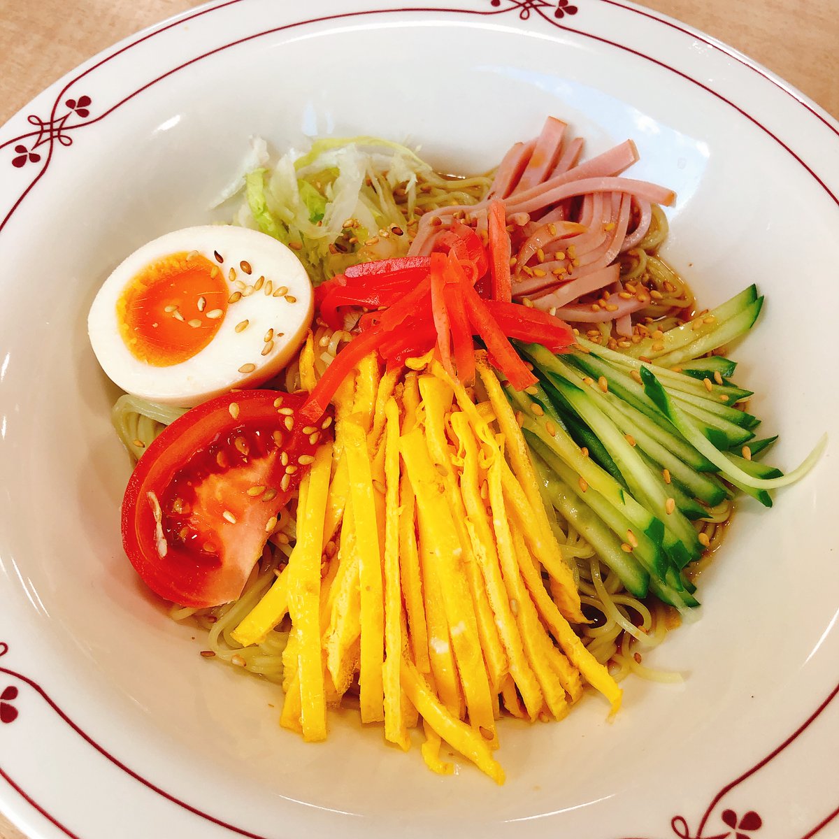 wbrei0197's tweet photo. 「冷やし中華」を秋も冬も春も年間通してご提供しています。
外が暖かくなってきて、いよいよ出番の季節が来たと、今わくわくしている当店の冷中さんです。
昔風の飾らない味ですが、ぜひ食べに来ていただけたら嬉しいです。

#北上市 #岩手県 #バー #居酒屋 #らーめん #昼飲み #昼呑み #冷やし中華 https://t.co/0fNhqOuX1y