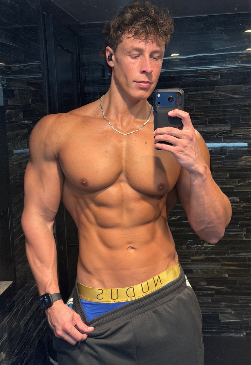 ethornally's tweet photo. Built like a God https://t.co/aD8eVxFS9n