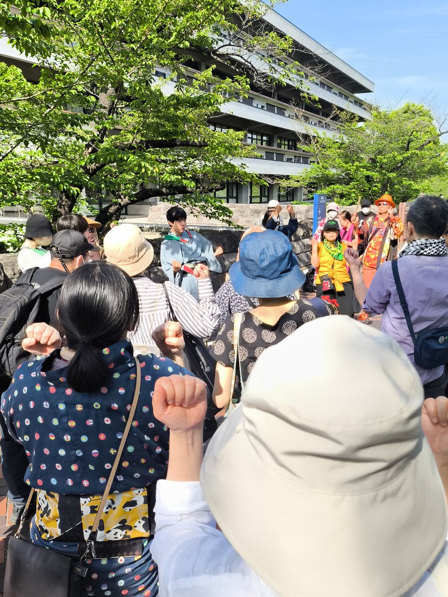 バザァル tweet media