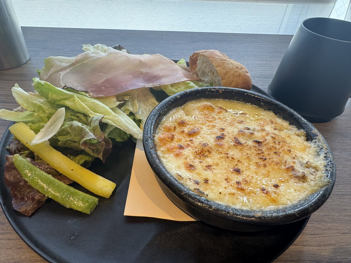 kouponmama's tweet image. 遅めのランチにお店を探したらコーヒーとラザニアのマリアージュを楽しめる素敵な出会いが！
コーヒーのテイスティングサービスも大満足☺️
#colors cafe