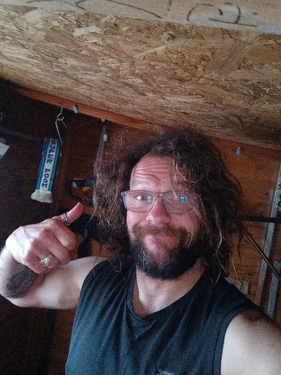 1934rabbit's tweet photo. #DalysGymShed✔️✔️✔️✔️✔️ off to help settle the nerves 😵💫 before today's massive game at London Road Come on Posh #mentalhealth #fitnessiskey #motivation #consistency #positivity #onions https://t.co/SzaaQv6Nap