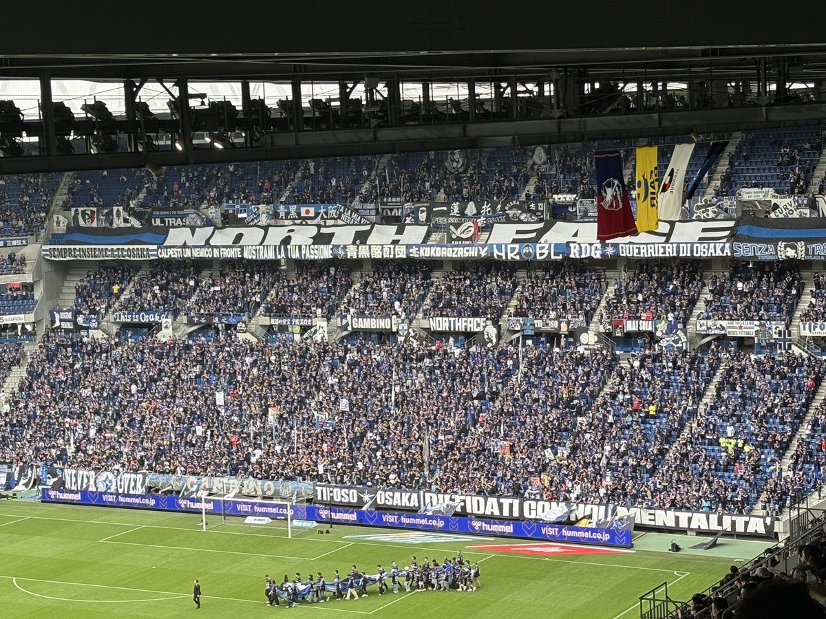 サポーター席の蛍光黄色、すっごい目立つなっ😅
#ガンバ大阪 #ファジアーノ岡山 #G大阪岡山