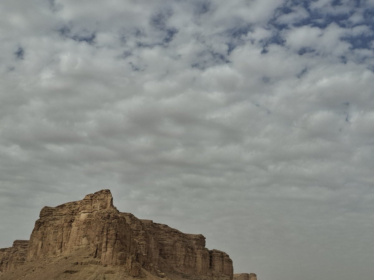 aoh1386's tweet photo. اقبل الخير https://t.co/4tXW2regiw