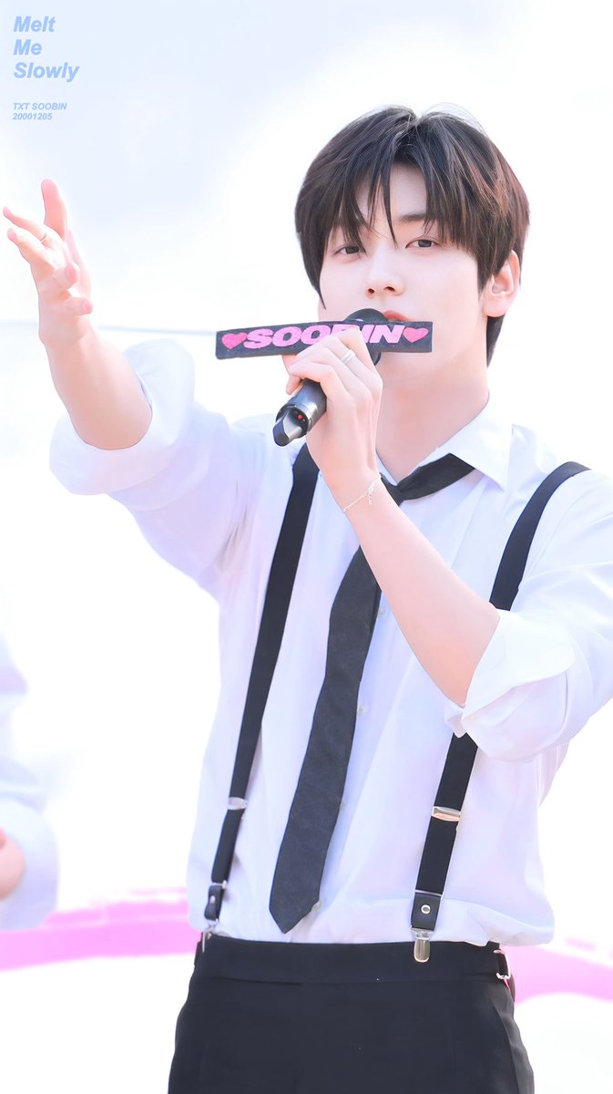 𝙈𝙚𝙡𝙩 𝙈𝙚 𝙎𝙡𝙤𝙬𝙡𝙮 tweet media