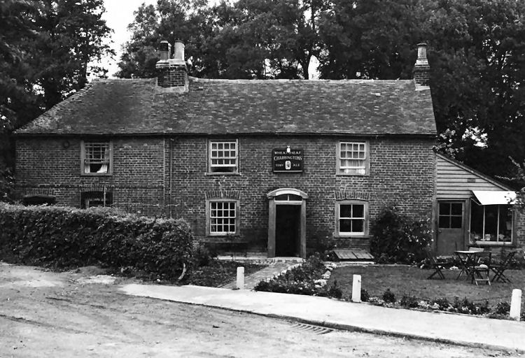 GBbooze's tweet image. The Lantern Inn, Martin, Dover #Kent 🍻
Originally a farm building, dating back to 1636 with the first pint served there in 1803. The pub is well known for its excellent homemade food and selection of real ales and fine wines. Once known as The Wheatsheaf Inn.