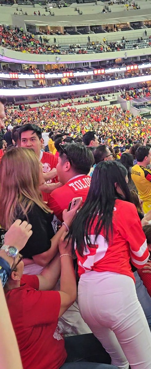 • ADRIANA • tweet media