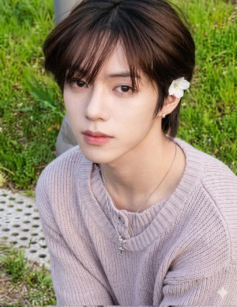 ssfxstr24's tweet photo. @rygwcj They say you don't choose the moment you fall in love, it just happens. For me, it was this exact look ๐ธ
#D19JLCapturedMyHeart
#22ChallengesWithJL
#AHOF_JL #AHOF https://t.co/YuEHl6BSdN